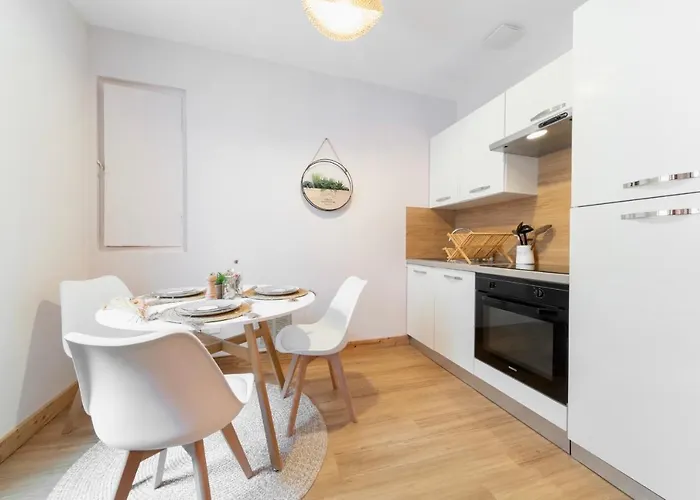 Au Petit Lion, Centre Garage Gratuit *